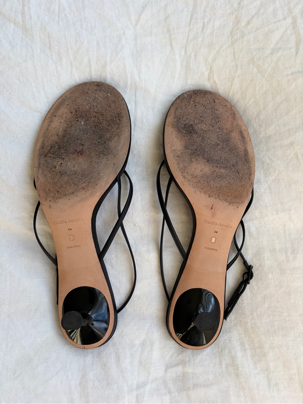Studio Amelia Wishbone 50 Leather Skinny Strap Flip Flop Kitten Heels Black - Picture 7 of 10
